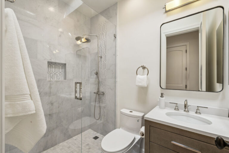281-267-greenoaks-drive.79930.pok.114